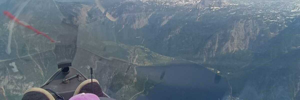 Flugwegposition um 13:20:37: Aufgenommen in der Nähe von Gemeinde Gosau, Österreich in 2217 Meter